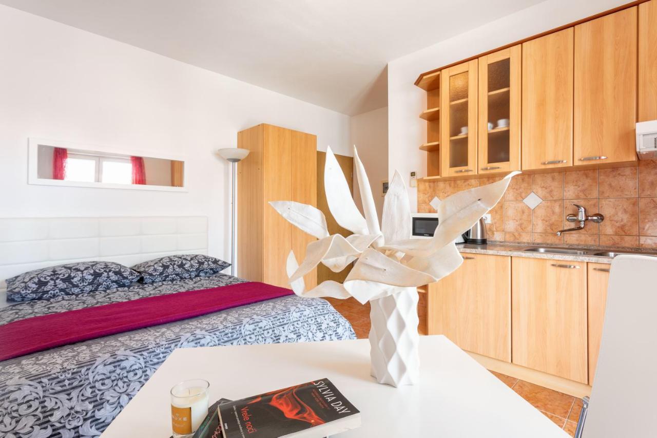 Apartments Dobrila Hvar Town Extérieur photo