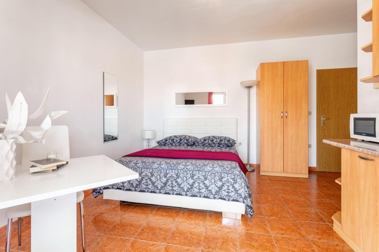 Apartments Dobrila Hvar Town Extérieur photo